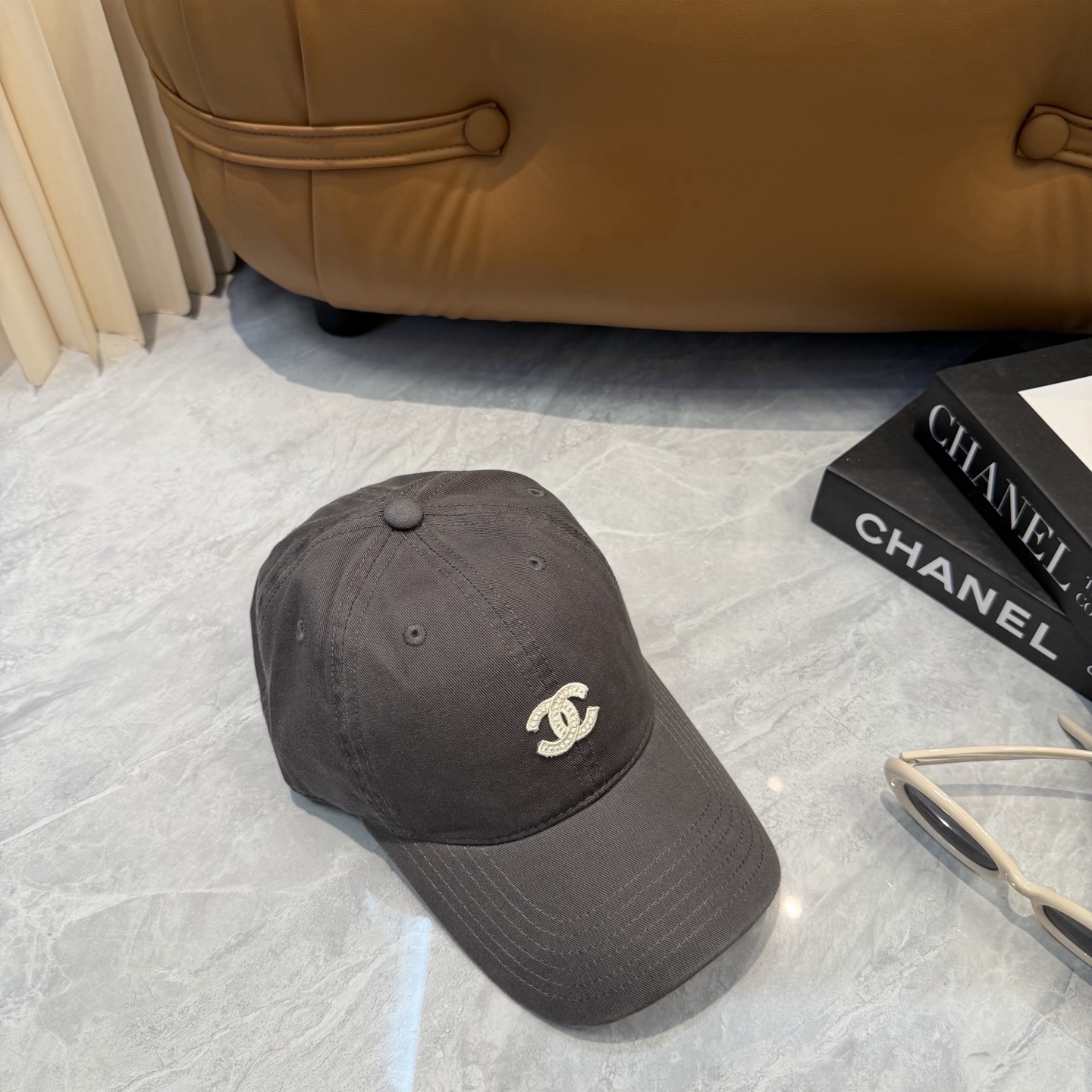 【CHANEL香奈儿】春夏新款简约小香logo棒球帽，新款出货，大牌款超好搭配，赶紧入手！