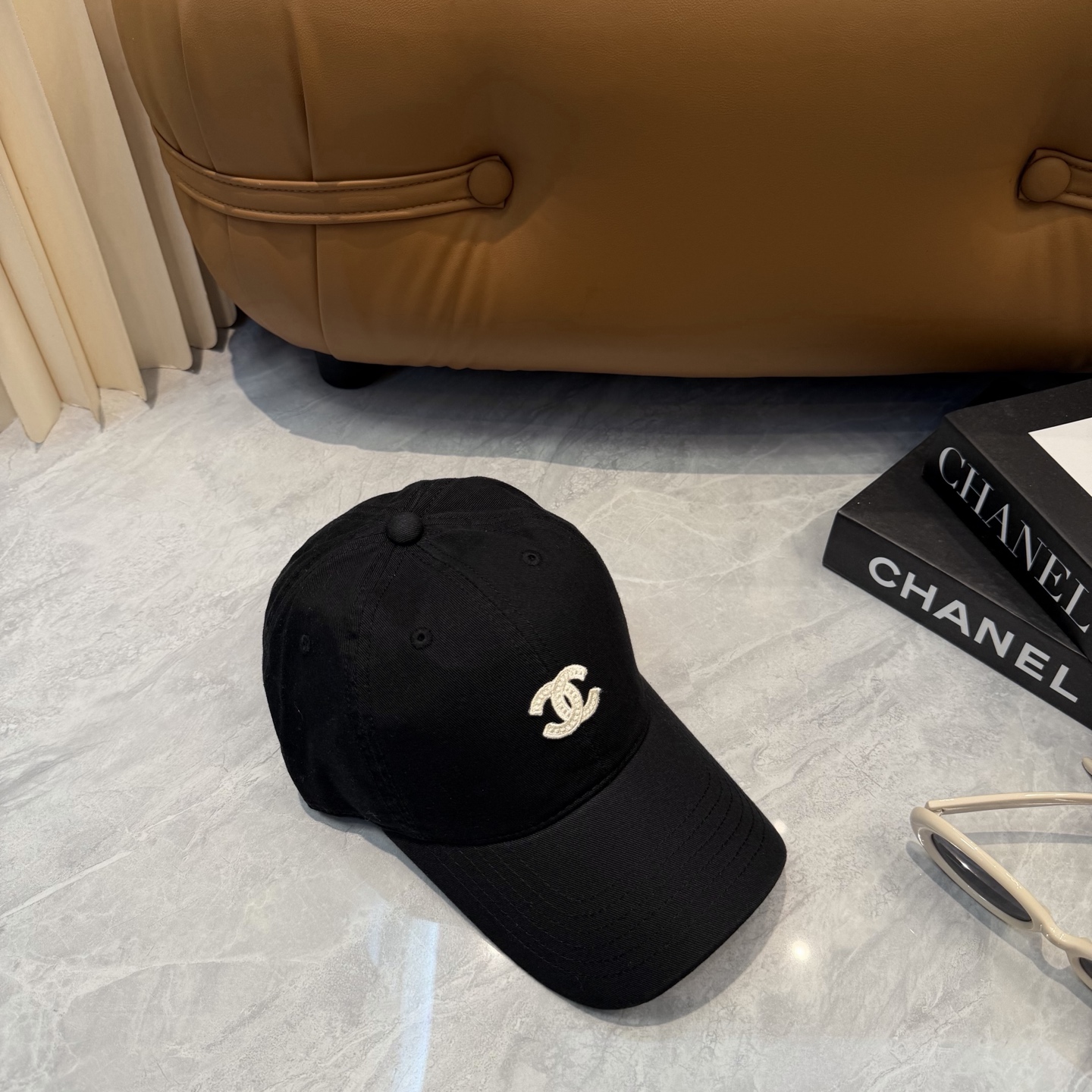 【CHANEL香奈儿】春夏新款简约小香logo棒球帽，新款出货，大牌款超好搭配，赶紧入手！