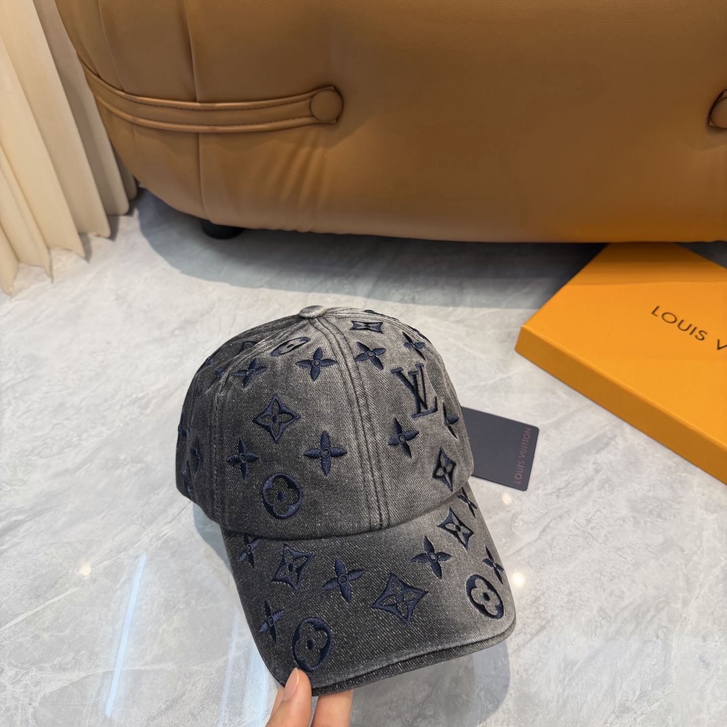 LV路易威登高版本专柜爆款棒球帽  重工打造♥️高端大气，百搭款🤗男女通用！