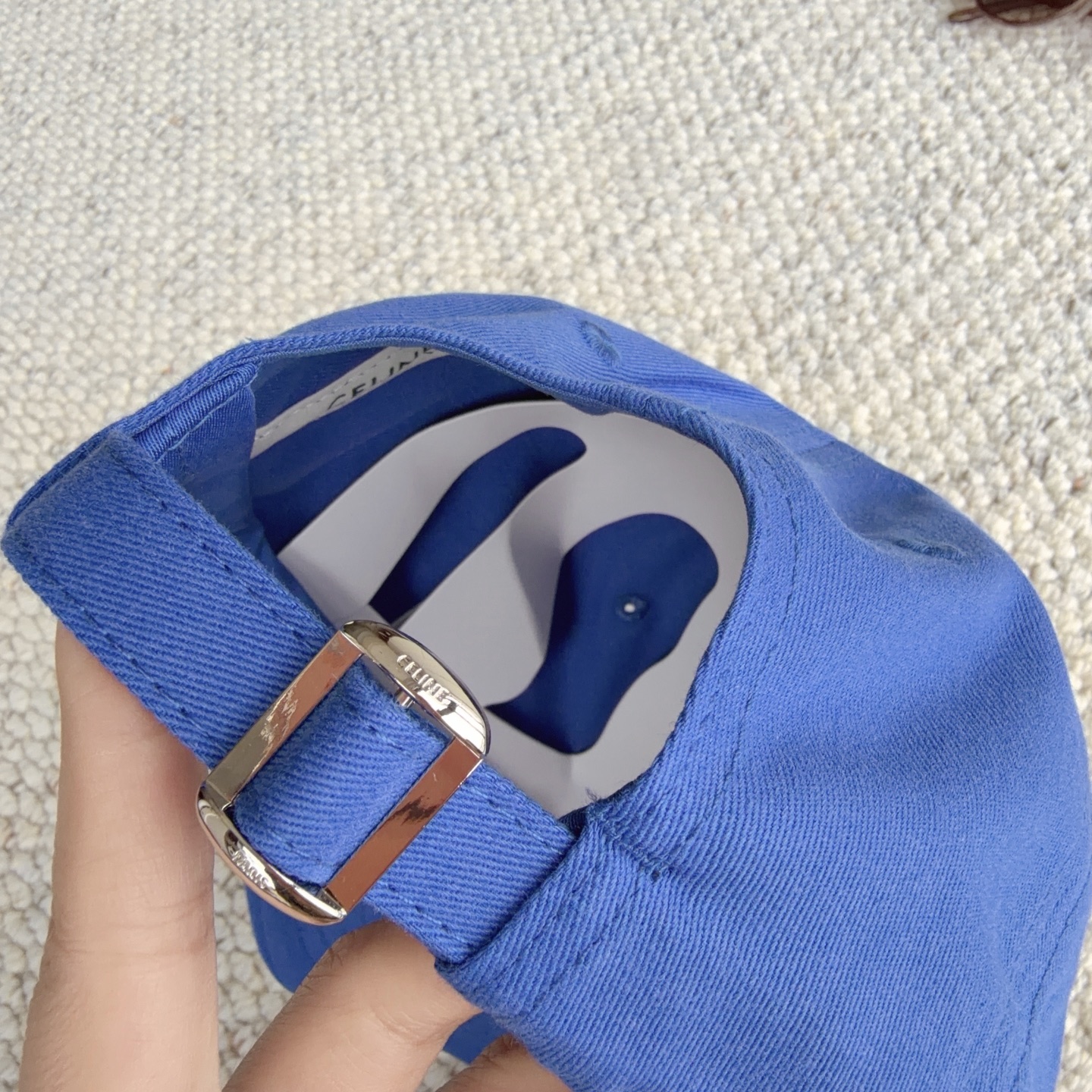 CELINE经典刺绣款，万能白搭棒球帽🧢 软乎乎水洗棉材质，修饰头型巨显脸小 多色可选，日常出门随手一戴，随性松弛感直接
