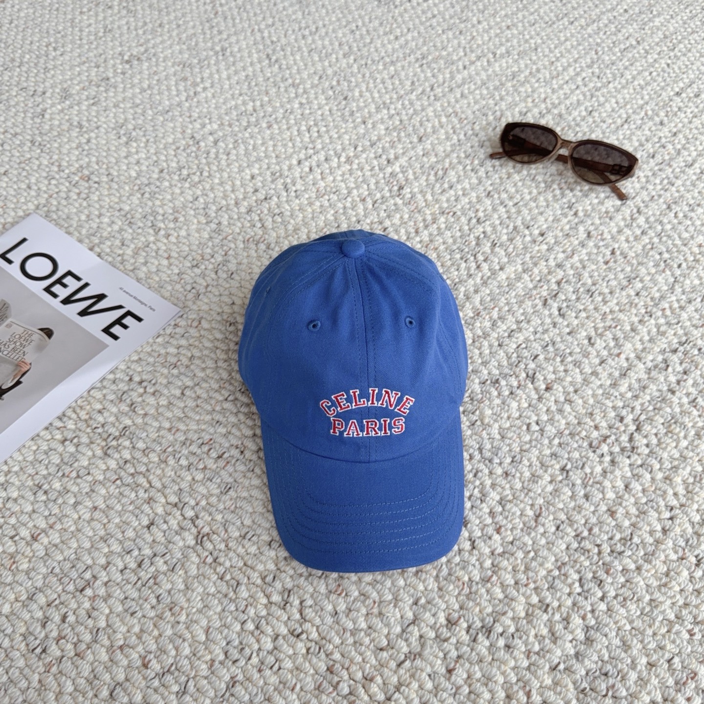 CELINE经典刺绣款，万能白搭棒球帽🧢 软乎乎水洗棉材质，修饰头型巨显脸小 多色可选，日常出门随手一戴，随性松弛感直接