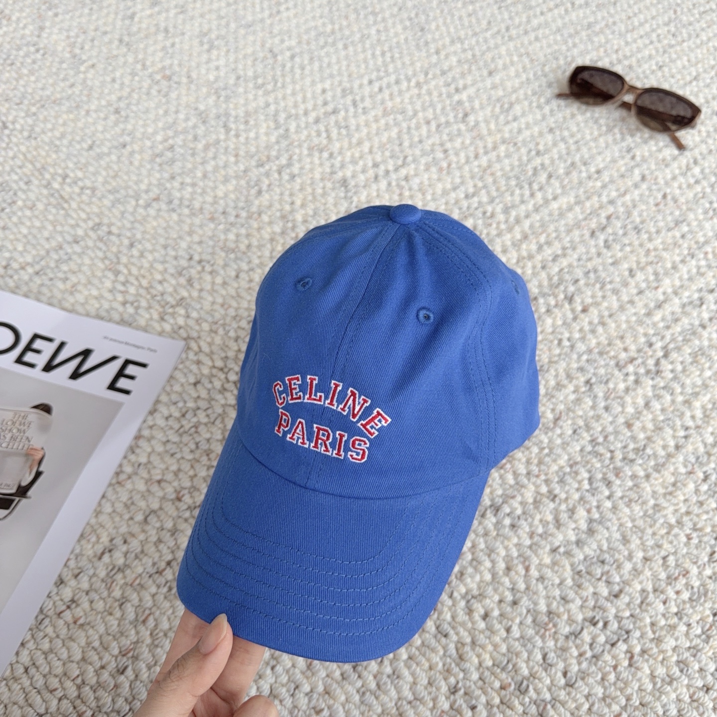 CELINE经典刺绣款，万能白搭棒球帽🧢 软乎乎水洗棉材质，修饰头型巨显脸小 多色可选，日常出门随手一戴，随性松弛感直接