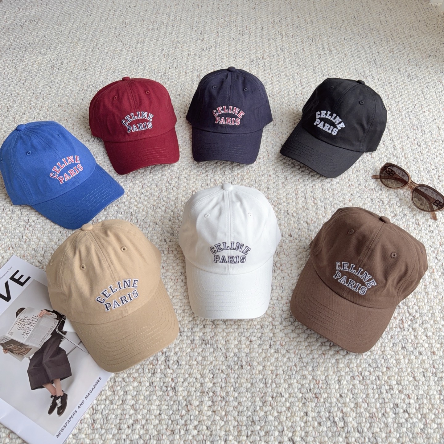 CELINE经典刺绣款，万能白搭棒球帽🧢 软乎乎水洗棉材质，修饰头型巨显脸小 多色可选，日常出门随手一戴，随性松弛感直接