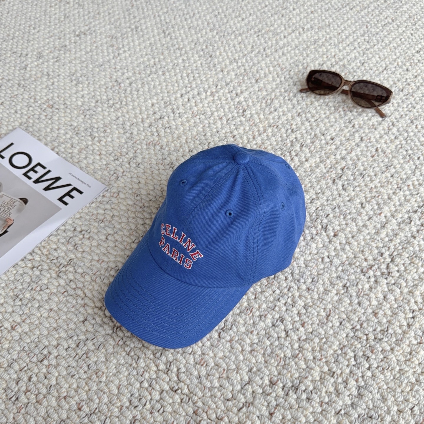 CELINE经典刺绣款，万能白搭棒球帽🧢 软乎乎水洗棉材质，修饰头型巨显脸小 多色可选，日常出门随手一戴，随性松弛感直接