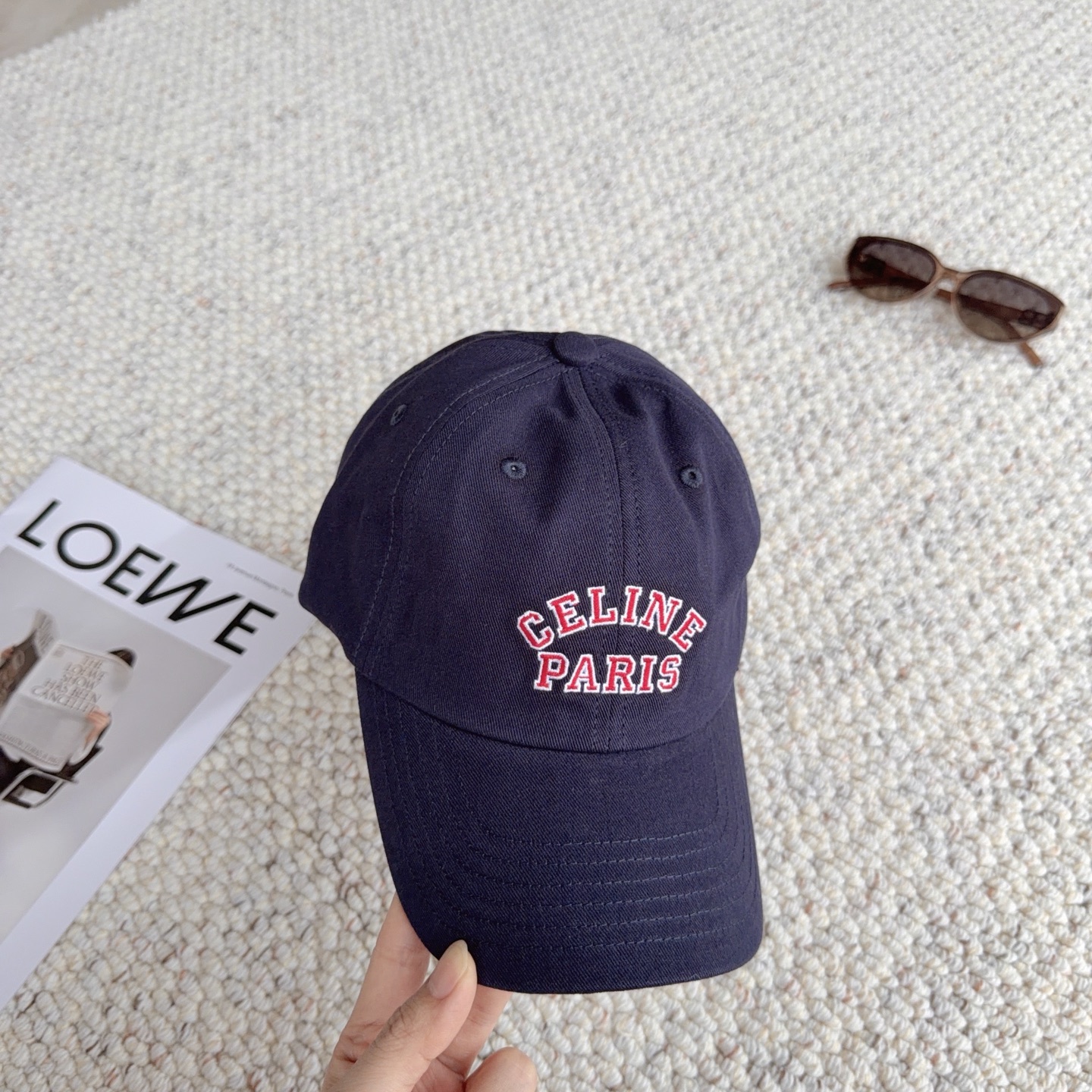CELINE经典刺绣款，万能白搭棒球帽🧢 软乎乎水洗棉材质，修饰头型巨显脸小 多色可选，日常出门随手一戴，随性松弛感直接