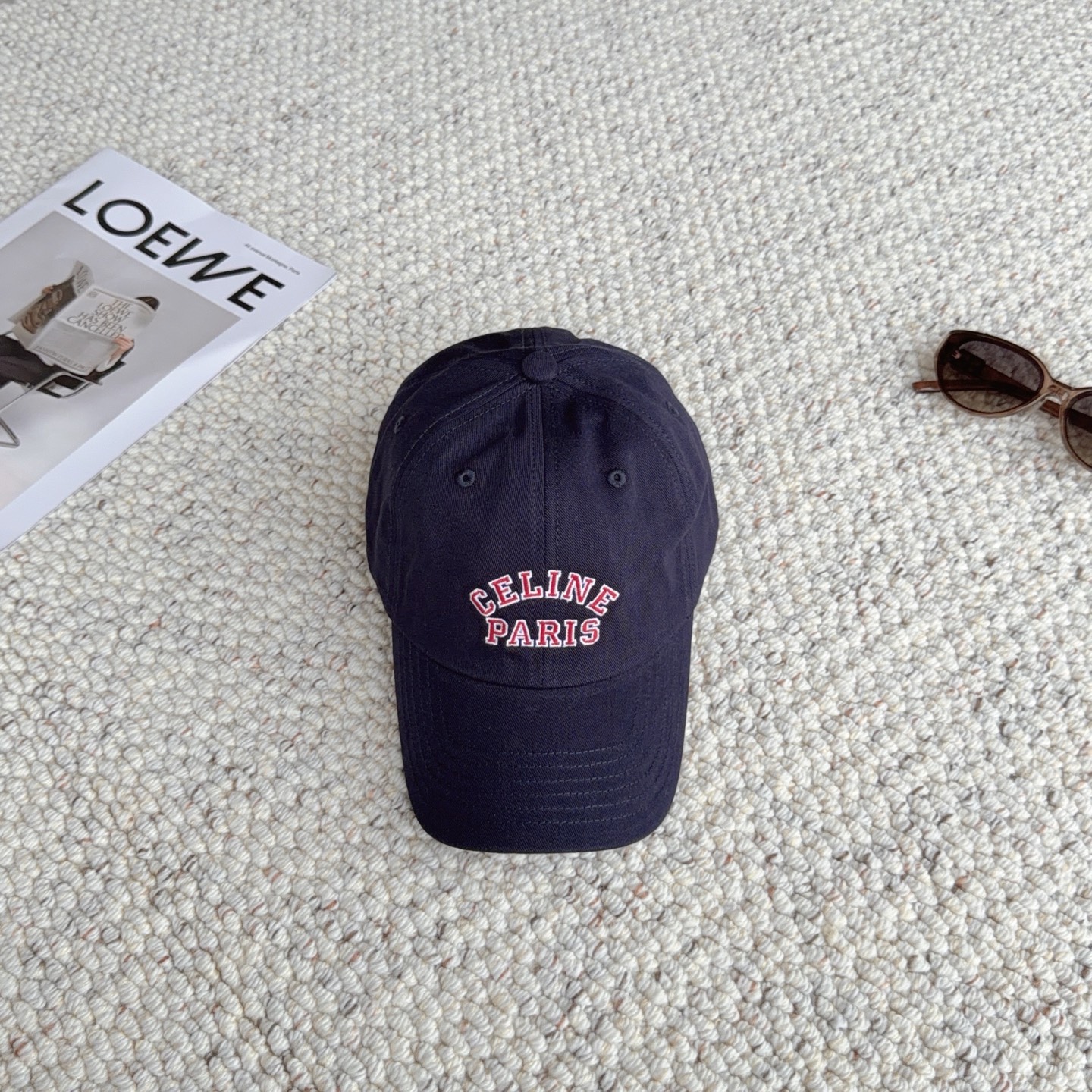 CELINE经典刺绣款，万能白搭棒球帽🧢 软乎乎水洗棉材质，修饰头型巨显脸小 多色可选，日常出门随手一戴，随性松弛感直接