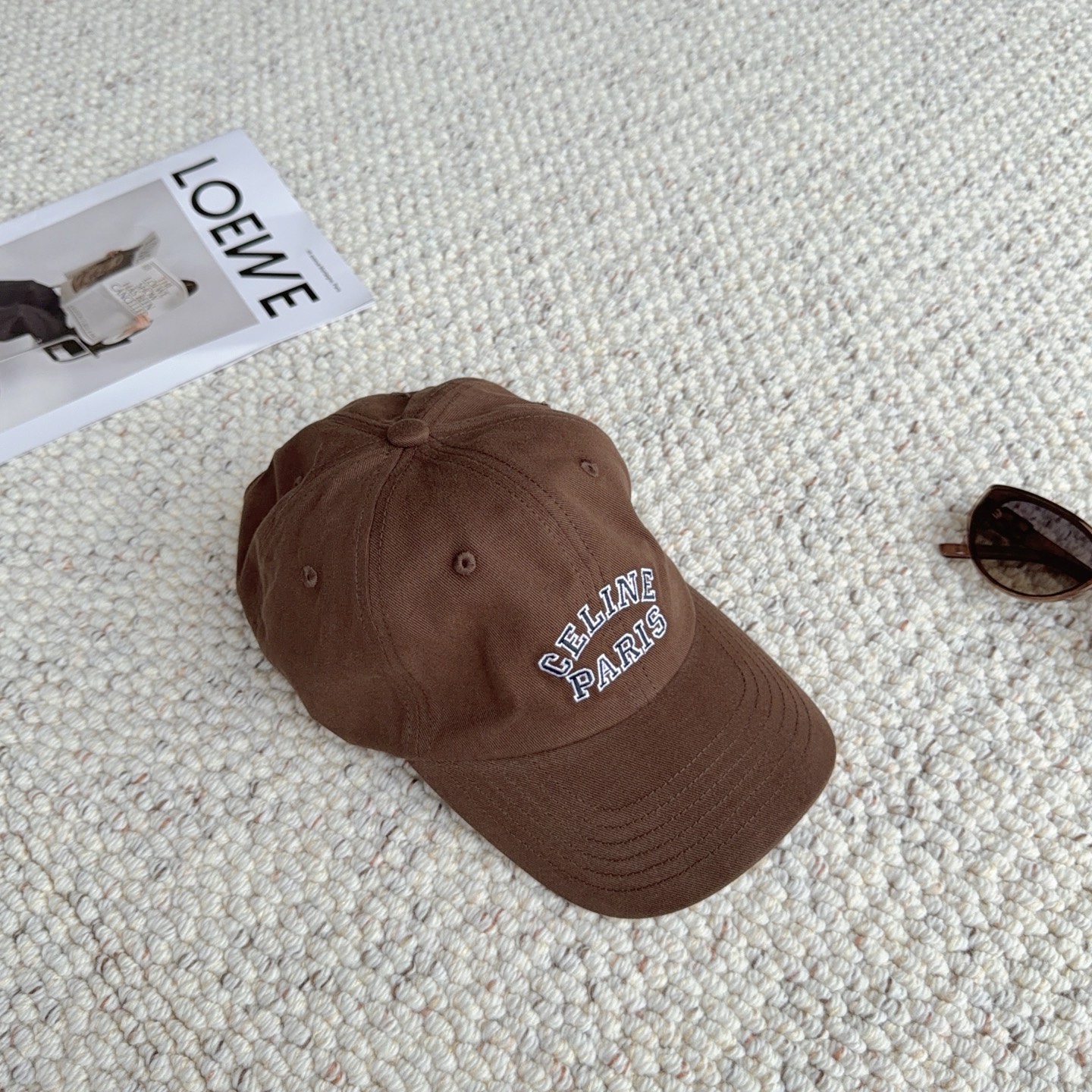 CELINE经典刺绣款，万能白搭棒球帽🧢 软乎乎水洗棉材质，修饰头型巨显脸小 多色可选，日常出门随手一戴，随性松弛感直接