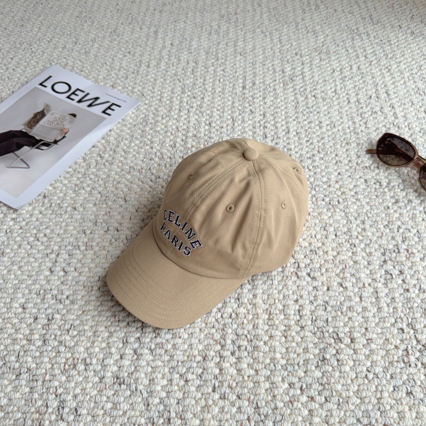 CELINE经典刺绣款，万能白搭棒球帽🧢 软乎乎水洗棉材质，修饰头型巨显脸小 多色可选，日常出门随手一戴，随性松弛感直接