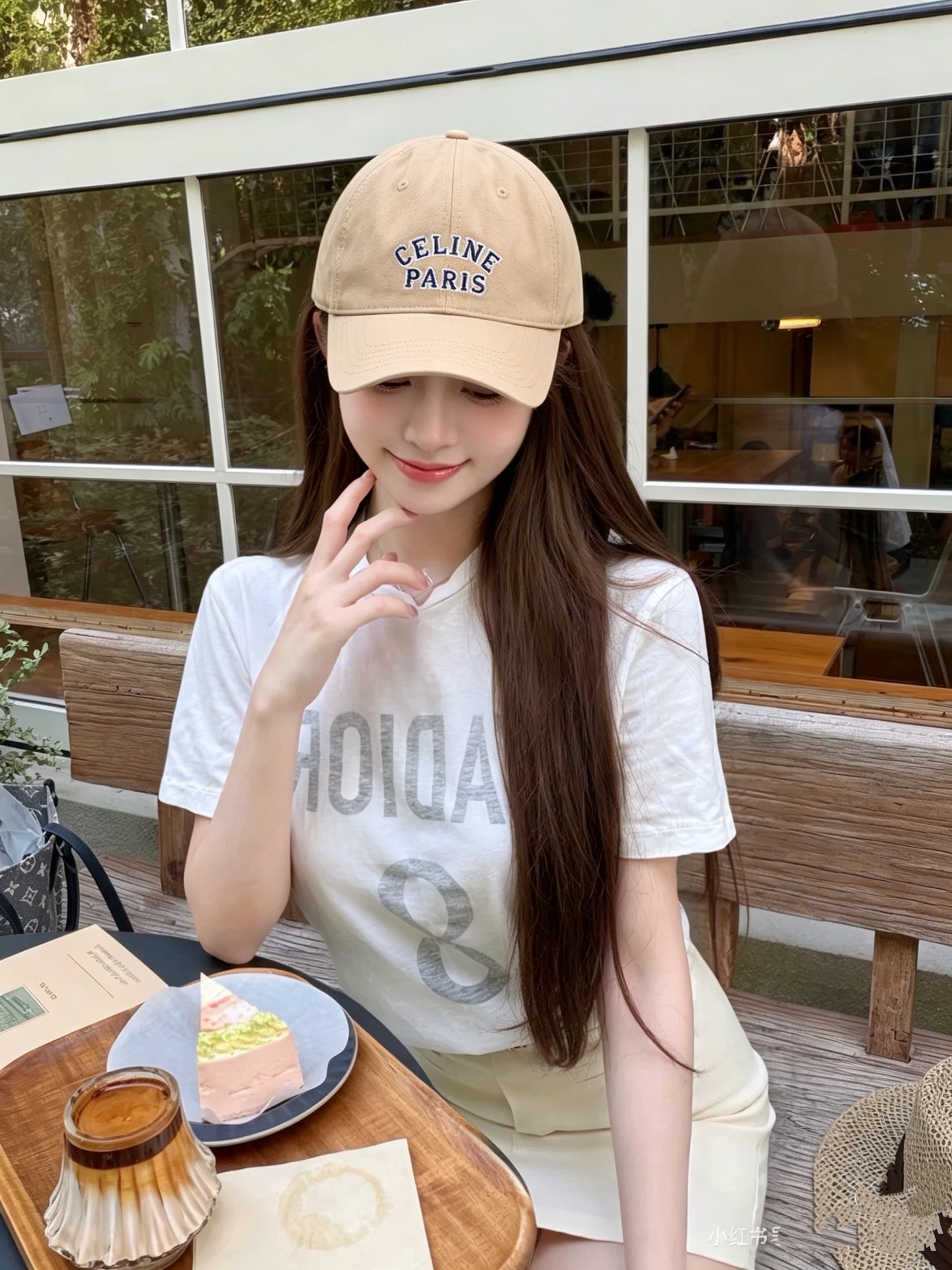 CELINE经典刺绣款，万能白搭棒球帽🧢 软乎乎水洗棉材质，修饰头型巨显脸小 多色可选，日常出门随手一戴，随性松弛感直接