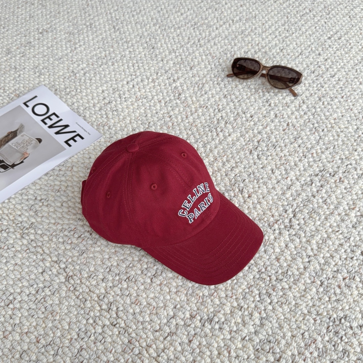 CELINE经典刺绣款，万能白搭棒球帽🧢 软乎乎水洗棉材质，修饰头型巨显脸小 多色可选，日常出门随手一戴，随性松弛感直接