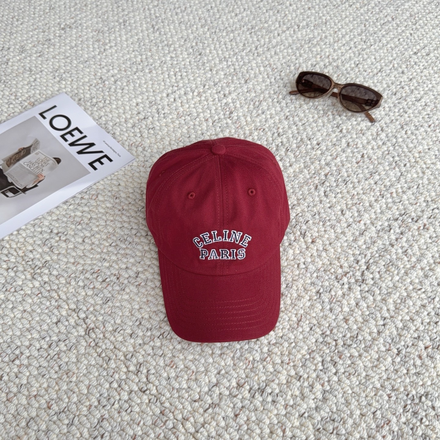 CELINE经典刺绣款，万能白搭棒球帽🧢 软乎乎水洗棉材质，修饰头型巨显脸小 多色可选，日常出门随手一戴，随性松弛感直接