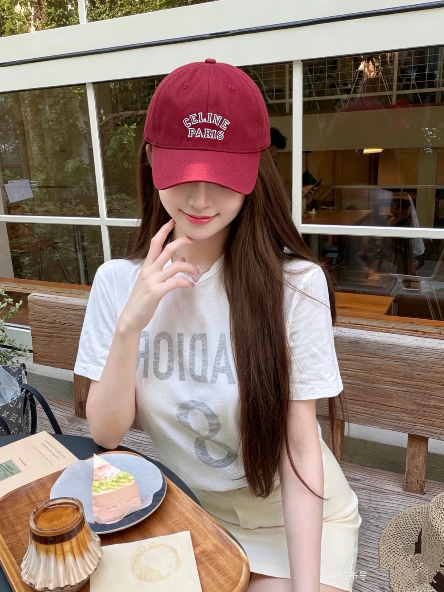CELINE经典刺绣款，万能白搭棒球帽🧢 软乎乎水洗棉材质，修饰头型巨显脸小 多色可选，日常出门随手一戴，随性松弛感直接