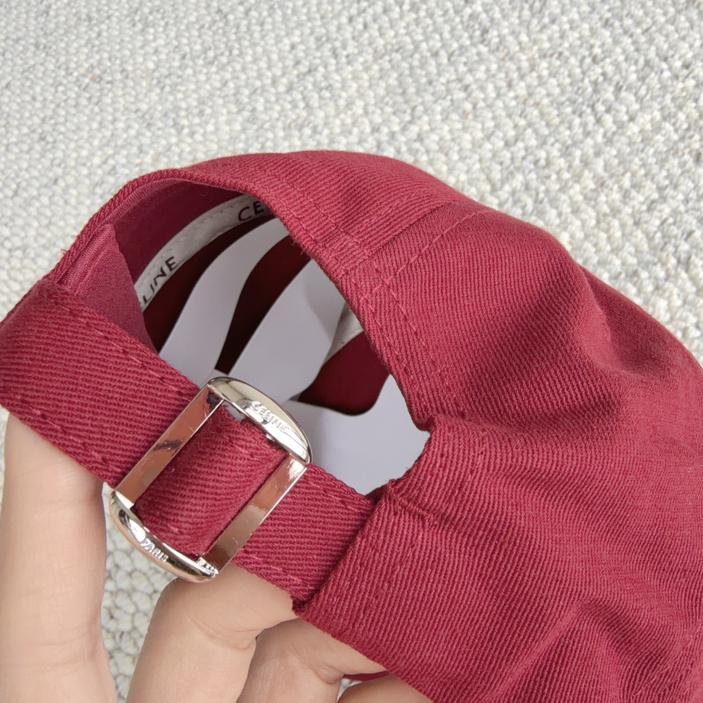 CELINE经典刺绣款，万能白搭棒球帽🧢 软乎乎水洗棉材质，修饰头型巨显脸小 多色可选，日常出门随手一戴，随性松弛感直接