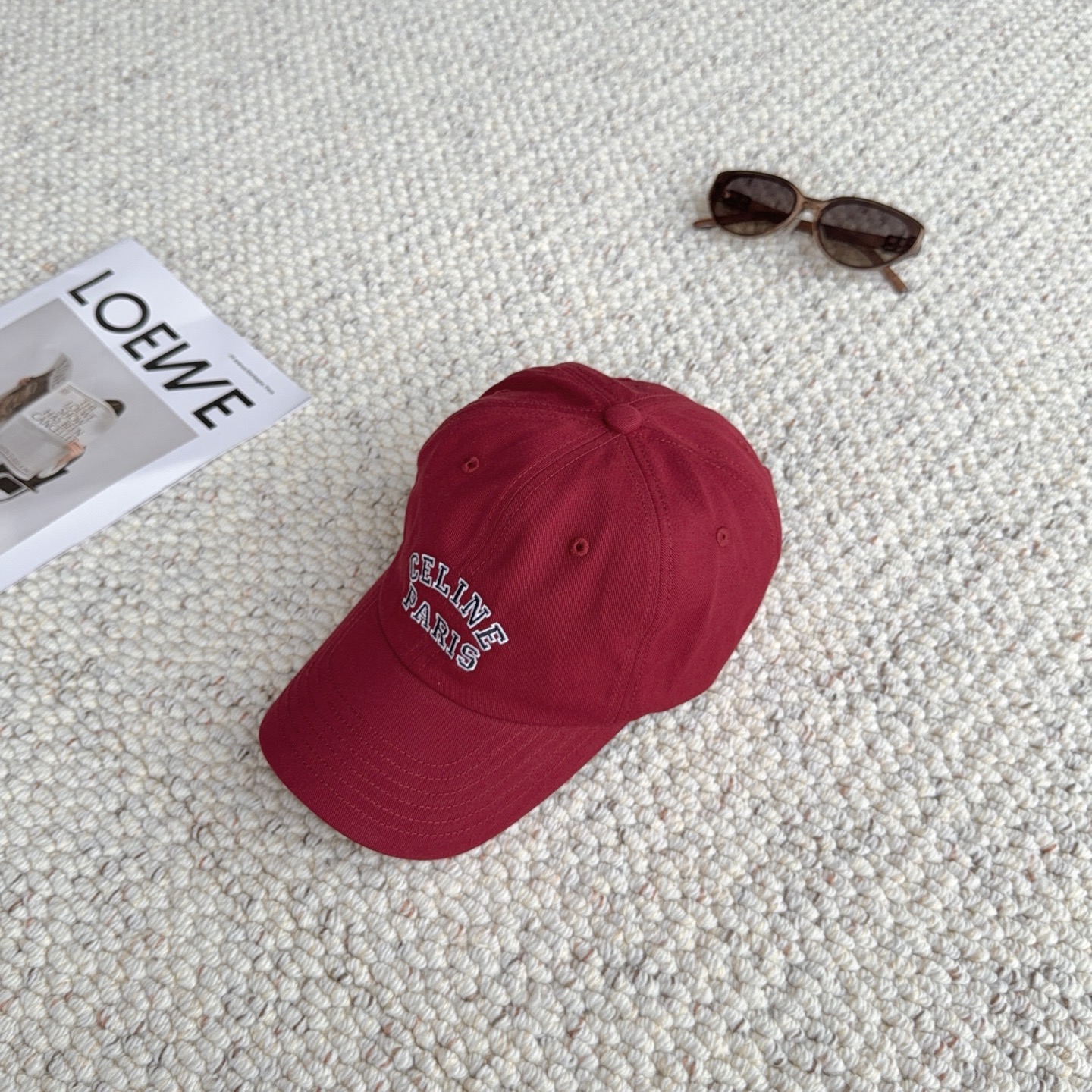 CELINE经典刺绣款，万能白搭棒球帽🧢 软乎乎水洗棉材质，修饰头型巨显脸小 多色可选，日常出门随手一戴，随性松弛感直接