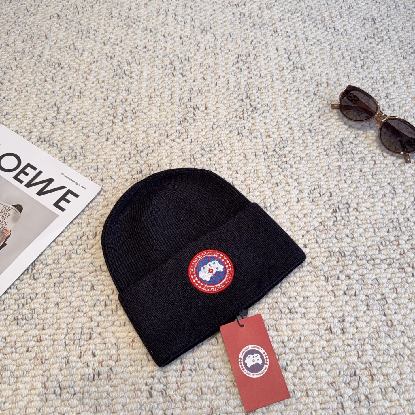 Canada Goose(加拿大鹅 经典徽章款针织冷帽,竖纹针织肌理柔软透气,锁温保暖不易起球;精致圆形刺绣徽章增添辨识 Canada Goose(加拿大鹅 经典徽章款针织冷帽,竖纹针织肌理柔软透气,锁温保暖不易起球;精致圆形刺绣徽章增添辨识