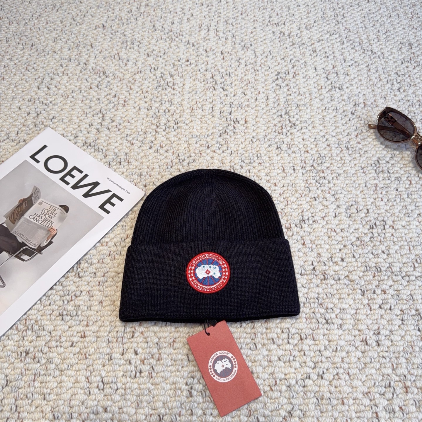 Canada Goose(加拿大鹅 经典徽章款针织冷帽,竖纹针织肌理柔软透气,锁温保暖不易起球;精致圆形刺绣徽章增添辨识 Canada Goose(加拿大鹅 经典徽章款针织冷帽,竖纹针织肌理柔软透气,锁温保暖不易起球;精致圆形刺绣徽章增添辨识