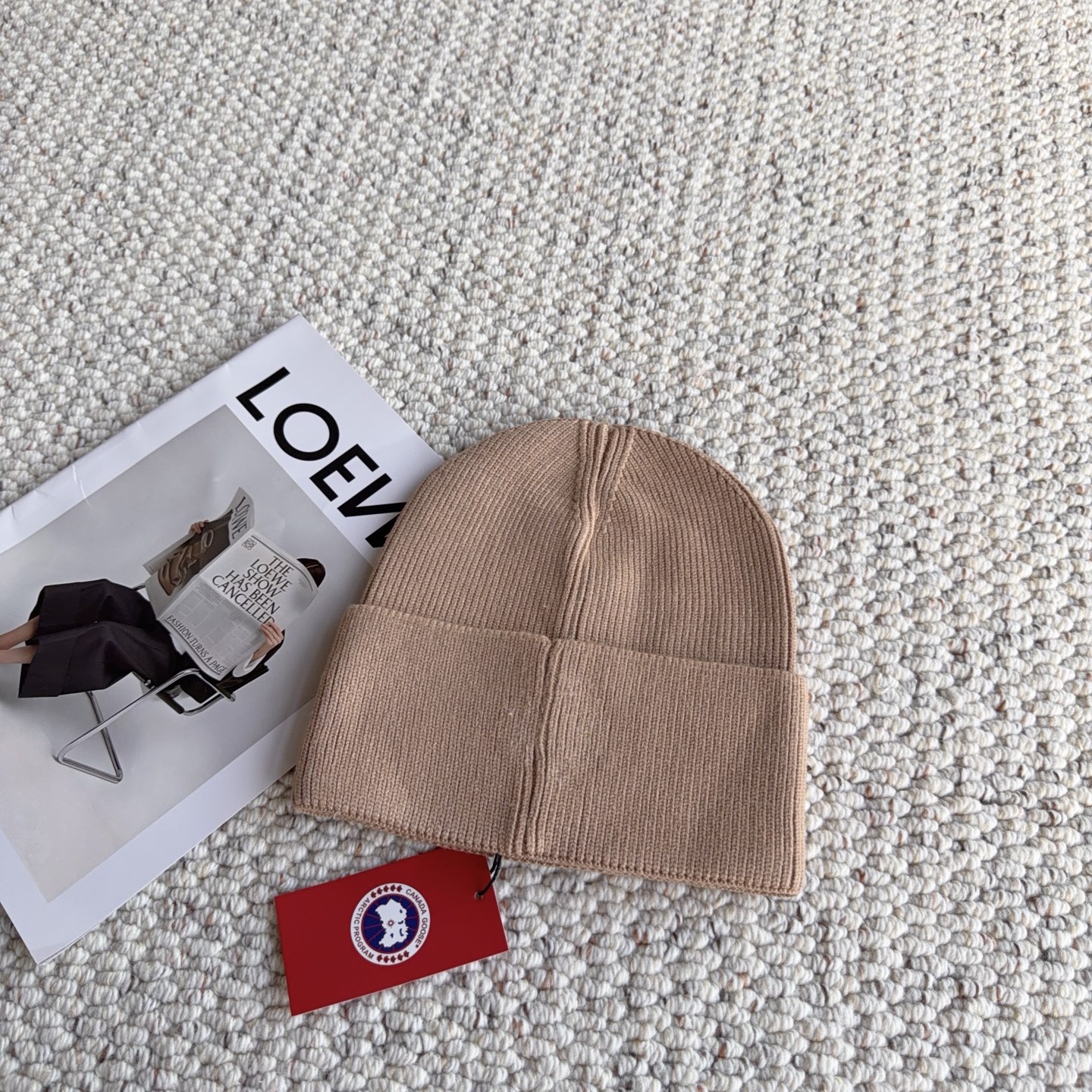 Canada Goose(加拿大鹅 经典徽章款针织冷帽,竖纹针织肌理柔软透气,锁温保暖不易起球;精致圆形刺绣徽章增添辨识 Canada Goose(加拿大鹅 经典徽章款针织冷帽,竖纹针织肌理柔软透气,锁温保暖不易起球;精致圆形刺绣徽章增添辨识
