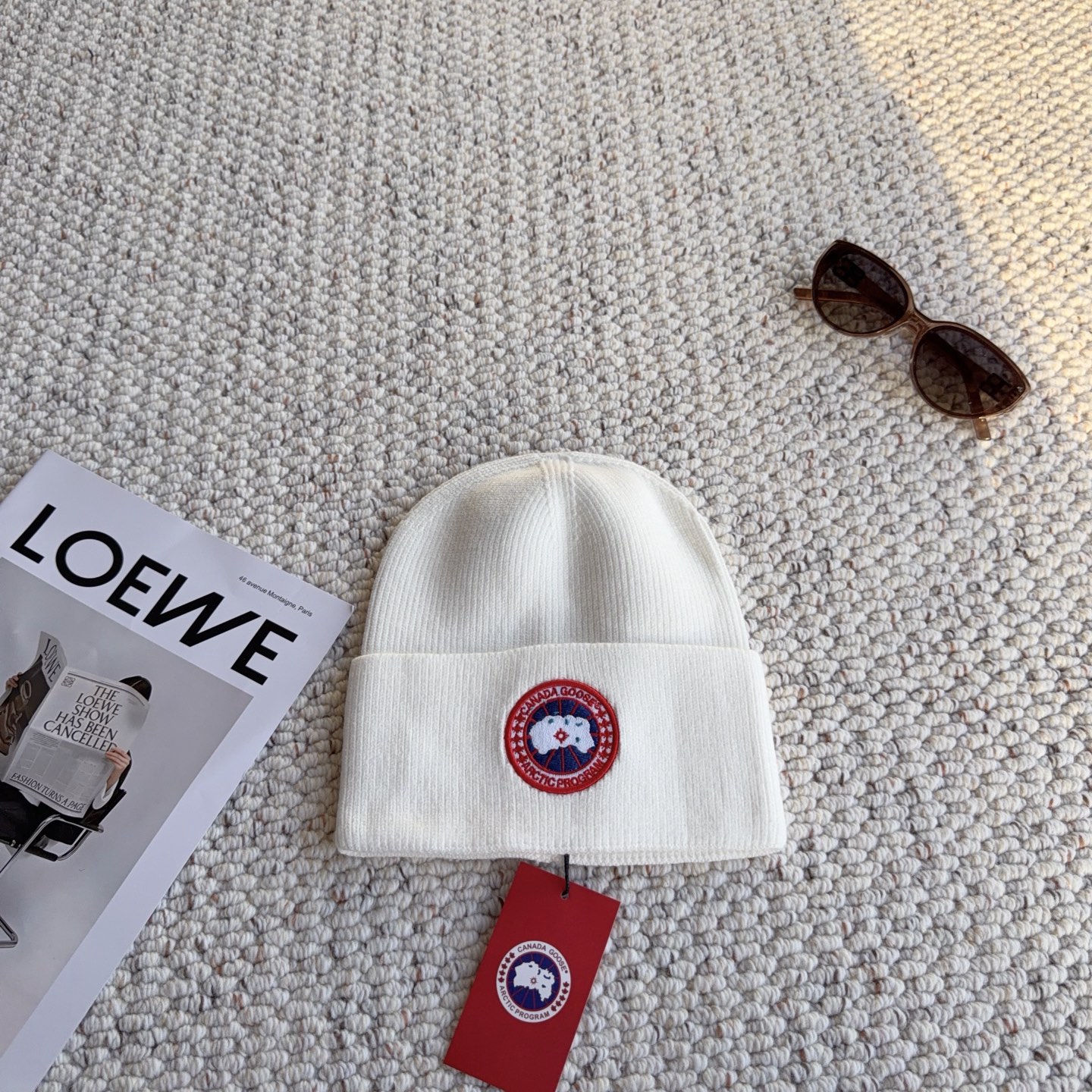 Canada Goose(加拿大鹅 经典徽章款针织冷帽,竖纹针织肌理柔软透气,锁温保暖不易起球;精致圆形刺绣徽章增添辨识 Canada Goose(加拿大鹅 经典徽章款针织冷帽,竖纹针织肌理柔软透气,锁温保暖不易起球;精致圆形刺绣徽章增添辨识