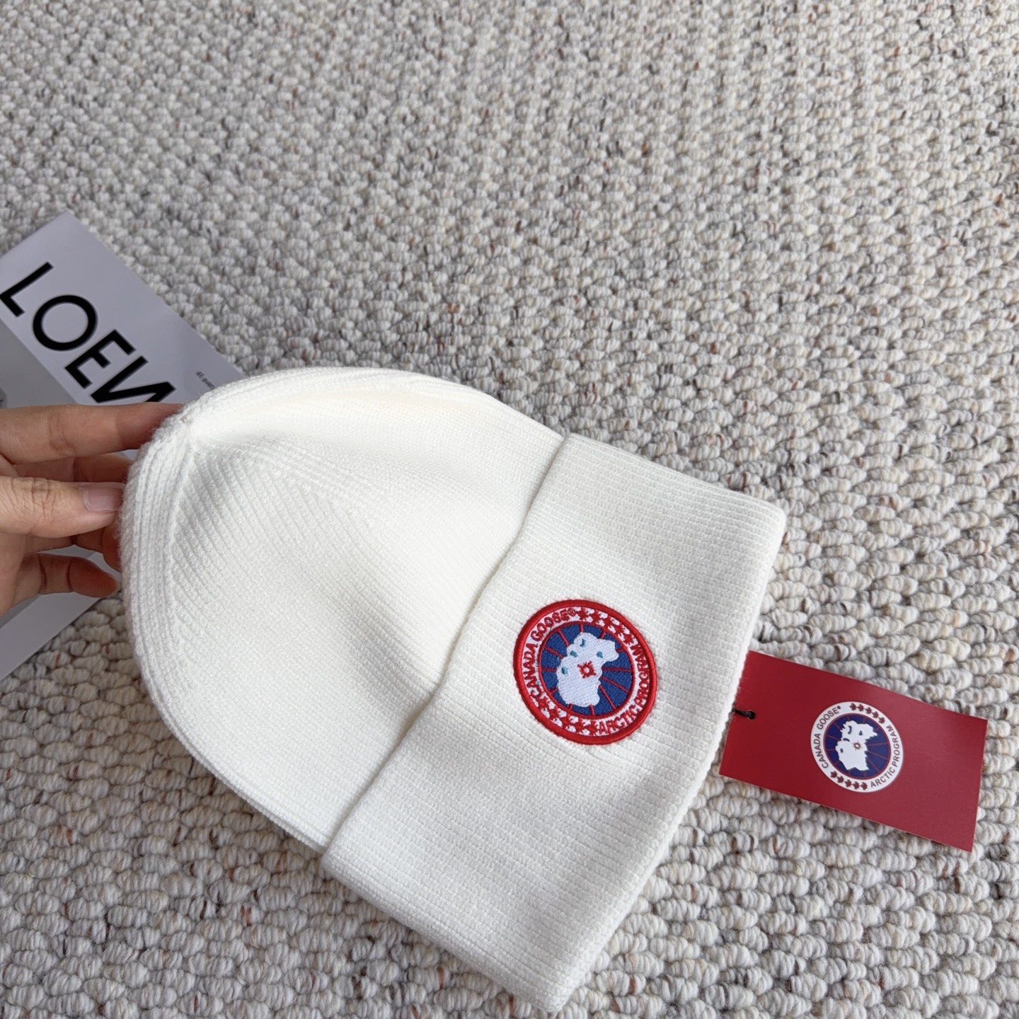 Canada Goose(加拿大鹅 经典徽章款针织冷帽,竖纹针织肌理柔软透气,锁温保暖不易起球;精致圆形刺绣徽章增添辨识 Canada Goose(加拿大鹅 经典徽章款针织冷帽,竖纹针织肌理柔软透气,锁温保暖不易起球;精致圆形刺绣徽章增添辨识