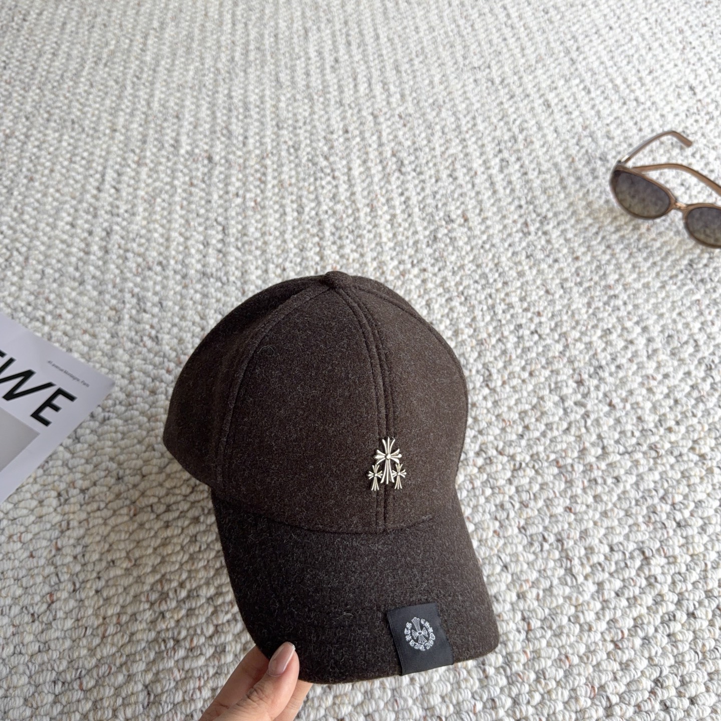 克罗心🧢秋冬本命毛呢棒球帽｜素颜救星 入冬怎么能少一顶质感棒球帽！ 软糯毛呢材质，保暖又有型，挺括帽型不塌顶 精致金属小