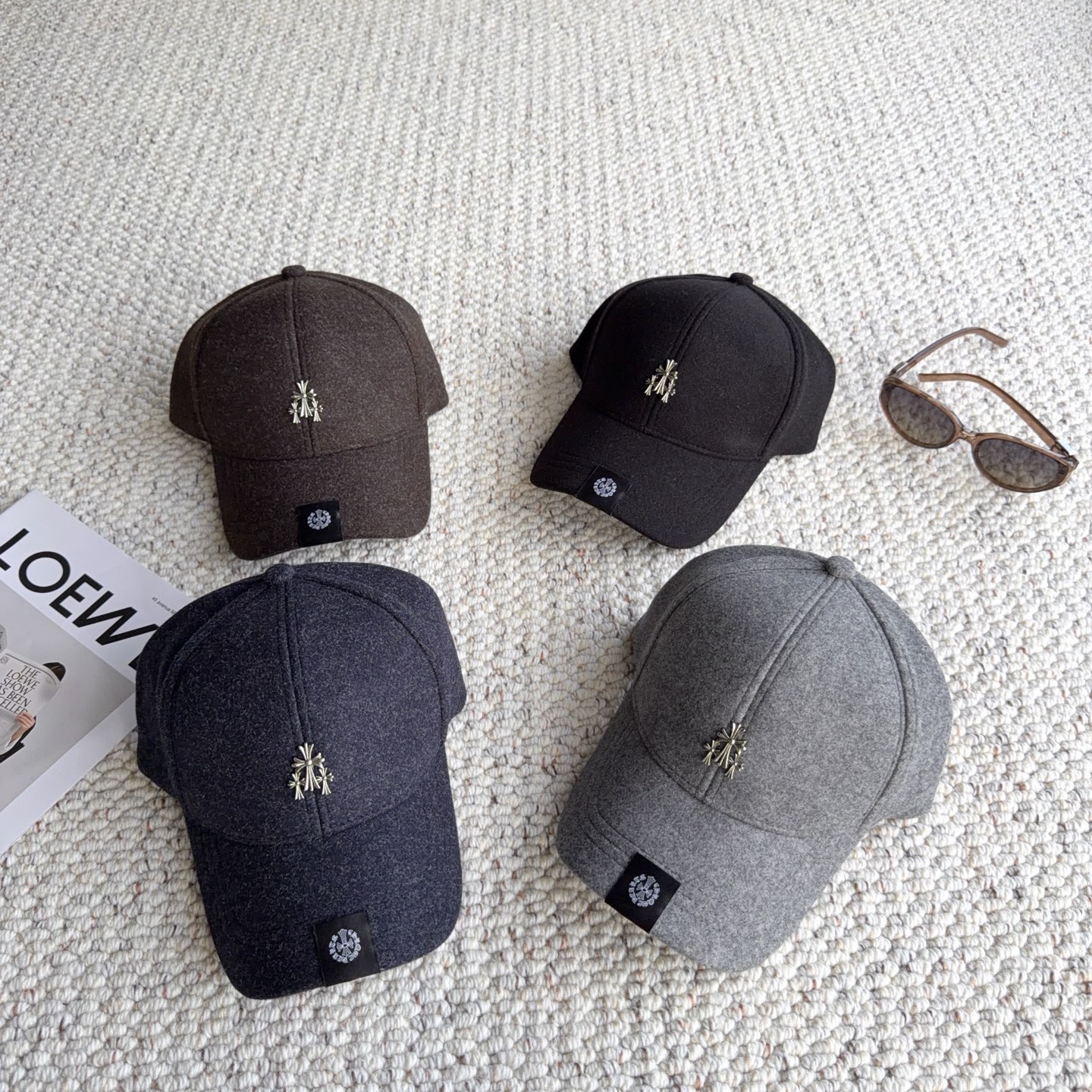 克罗心🧢秋冬本命毛呢棒球帽｜素颜救星 入冬怎么能少一顶质感棒球帽！ 软糯毛呢材质，保暖又有型，挺括帽型不塌顶 精致金属小