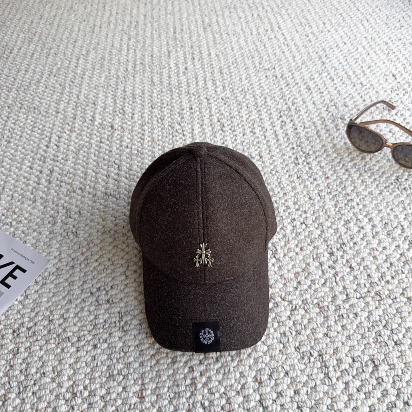 克罗心🧢秋冬本命毛呢棒球帽｜素颜救星 入冬怎么能少一顶质感棒球帽！ 软糯毛呢材质，保暖又有型，挺括帽型不塌顶 精致金属小