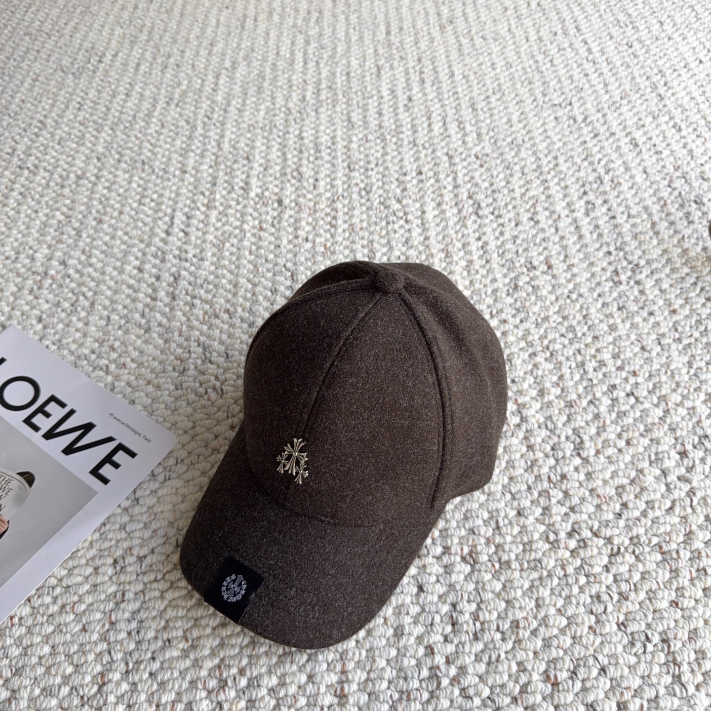 克罗心🧢秋冬本命毛呢棒球帽｜素颜救星 入冬怎么能少一顶质感棒球帽！ 软糯毛呢材质，保暖又有型，挺括帽型不塌顶 精致金属小