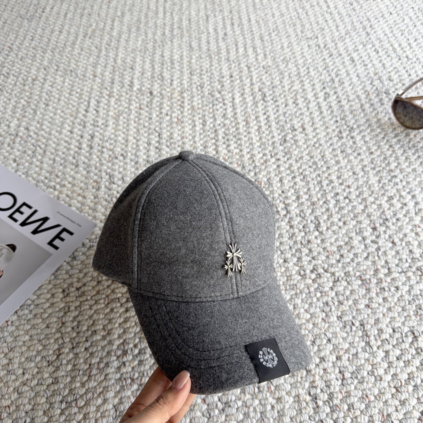 克罗心🧢秋冬本命毛呢棒球帽｜素颜救星 入冬怎么能少一顶质感棒球帽！ 软糯毛呢材质，保暖又有型，挺括帽型不塌顶 精致金属小