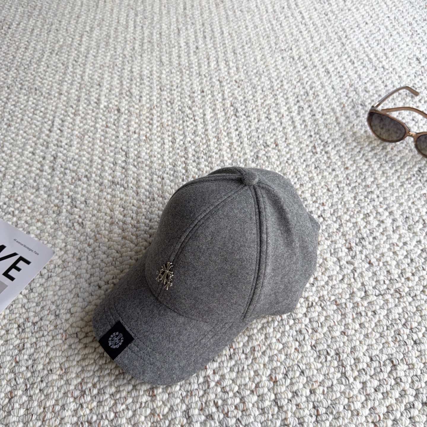 克罗心🧢秋冬本命毛呢棒球帽｜素颜救星 入冬怎么能少一顶质感棒球帽！ 软糯毛呢材质，保暖又有型，挺括帽型不塌顶 精致金属小