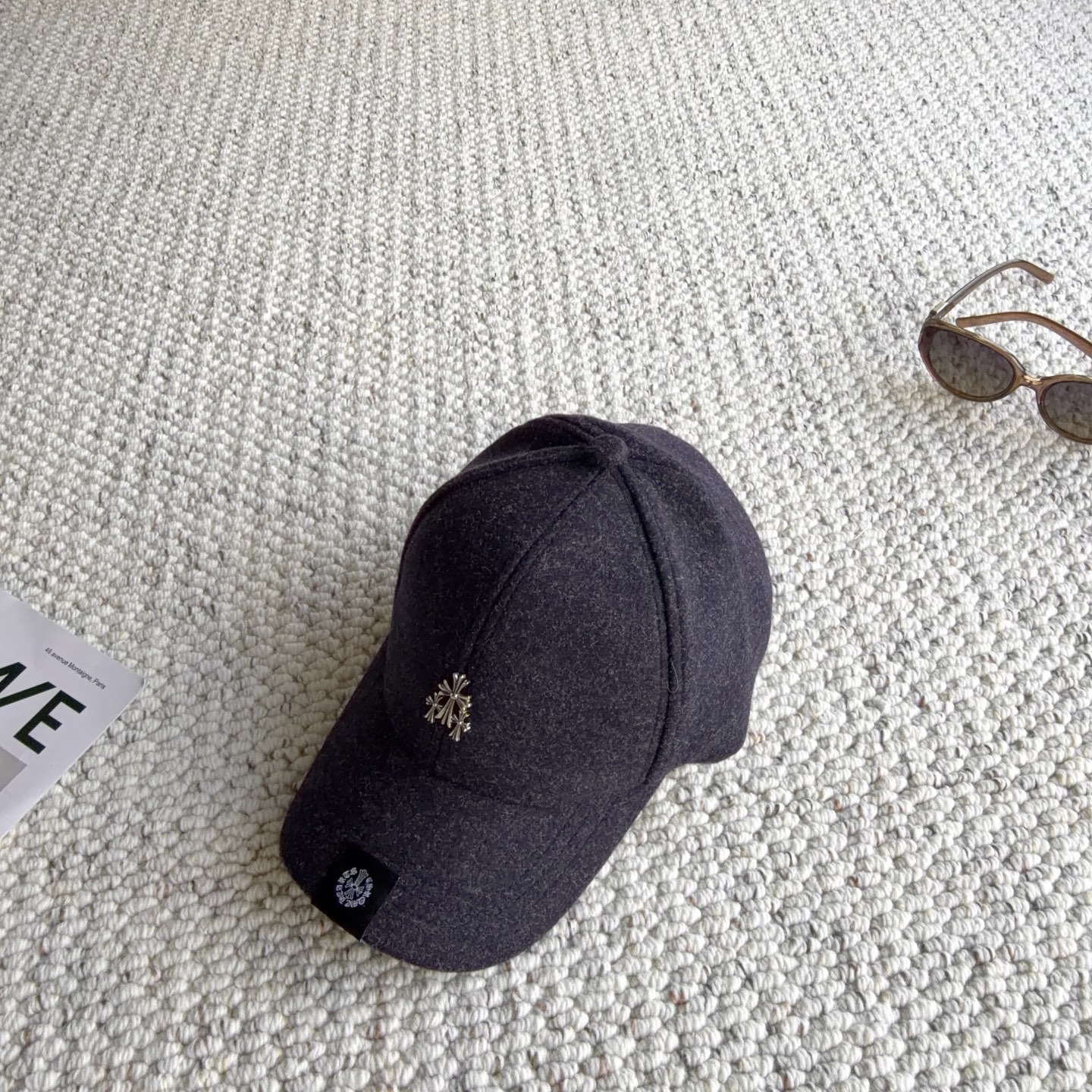 克罗心🧢秋冬本命毛呢棒球帽｜素颜救星 入冬怎么能少一顶质感棒球帽！ 软糯毛呢材质，保暖又有型，挺括帽型不塌顶 精致金属小