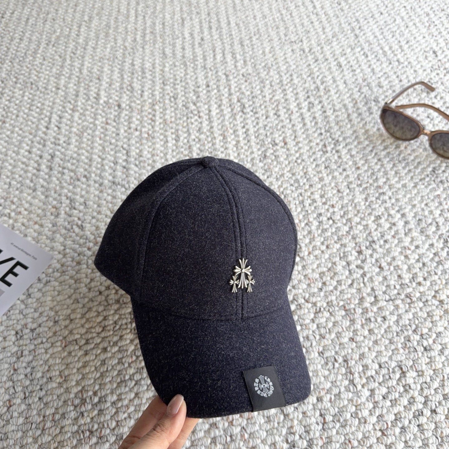 克罗心🧢秋冬本命毛呢棒球帽｜素颜救星 入冬怎么能少一顶质感棒球帽！ 软糯毛呢材质，保暖又有型，挺括帽型不塌顶 精致金属小