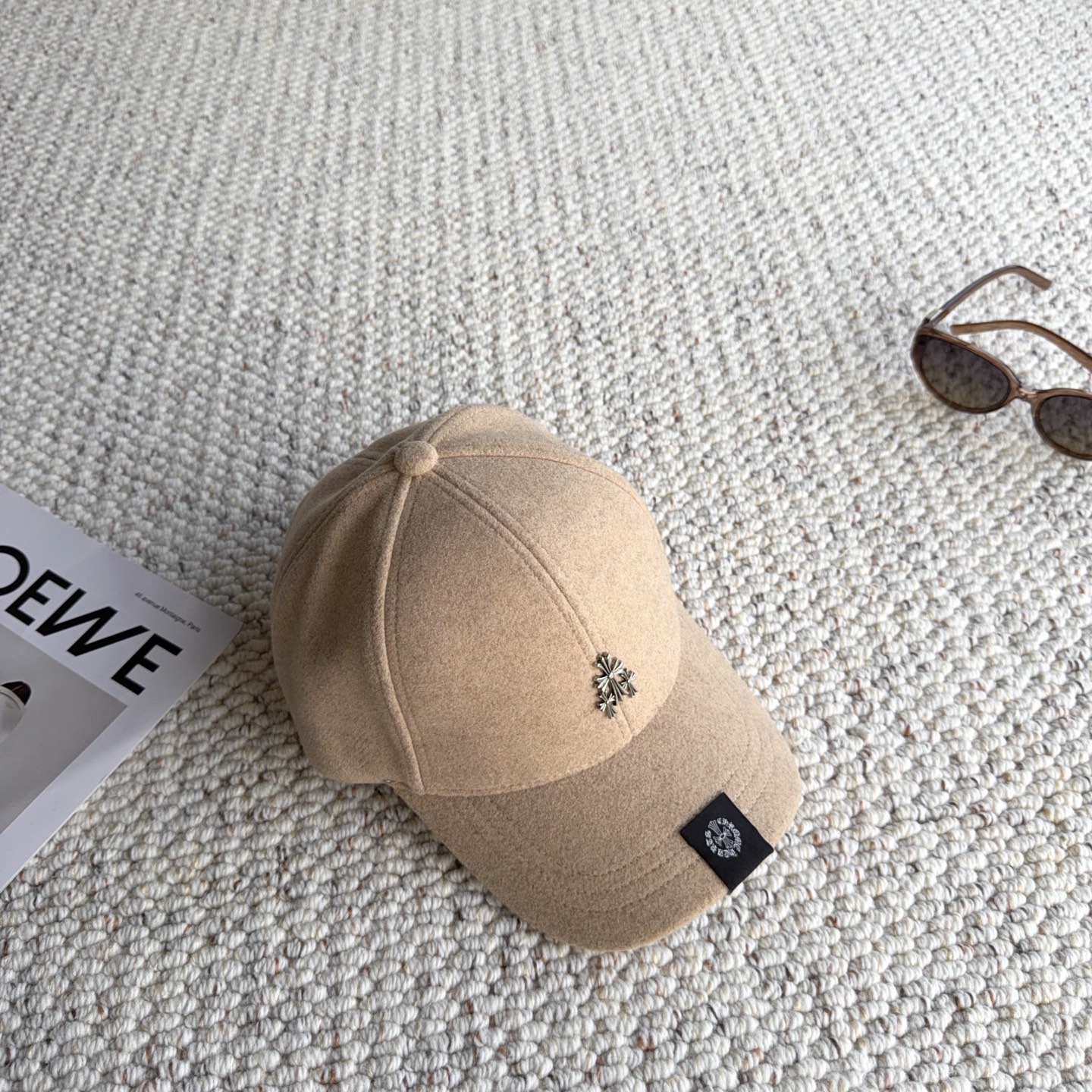 克罗心🧢秋冬本命毛呢棒球帽｜素颜救星 入冬怎么能少一顶质感棒球帽！ 软糯毛呢材质，保暖又有型，挺括帽型不塌顶 精致金属小