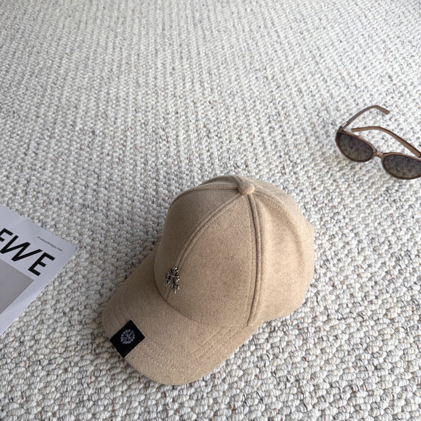 克罗心🧢秋冬本命毛呢棒球帽｜素颜救星 入冬怎么能少一顶质感棒球帽！ 软糯毛呢材质，保暖又有型，挺括帽型不塌顶 精致金属小