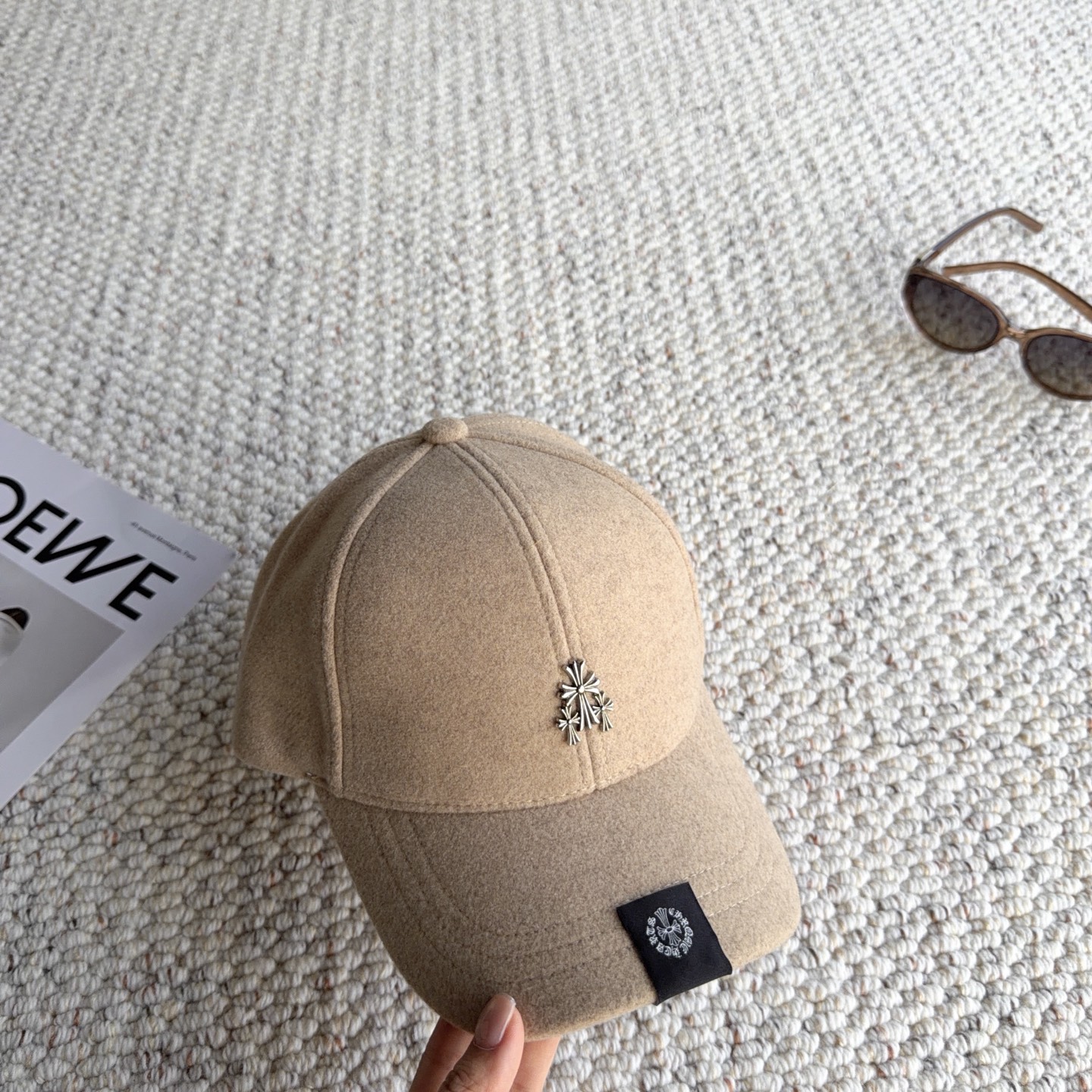 克罗心🧢秋冬本命毛呢棒球帽｜素颜救星 入冬怎么能少一顶质感棒球帽！ 软糯毛呢材质，保暖又有型，挺括帽型不塌顶 精致金属小