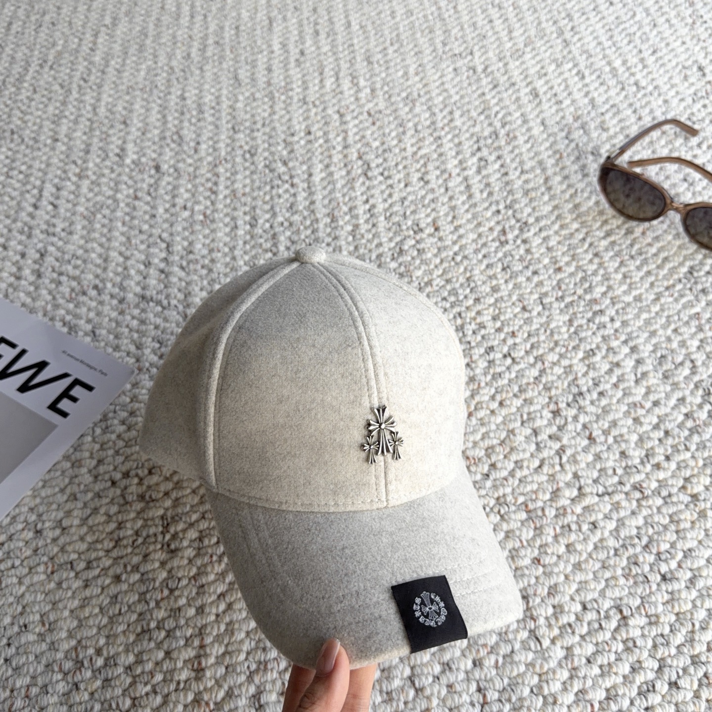 克罗心🧢秋冬本命毛呢棒球帽｜素颜救星 入冬怎么能少一顶质感棒球帽！ 软糯毛呢材质，保暖又有型，挺括帽型不塌顶 精致金属小