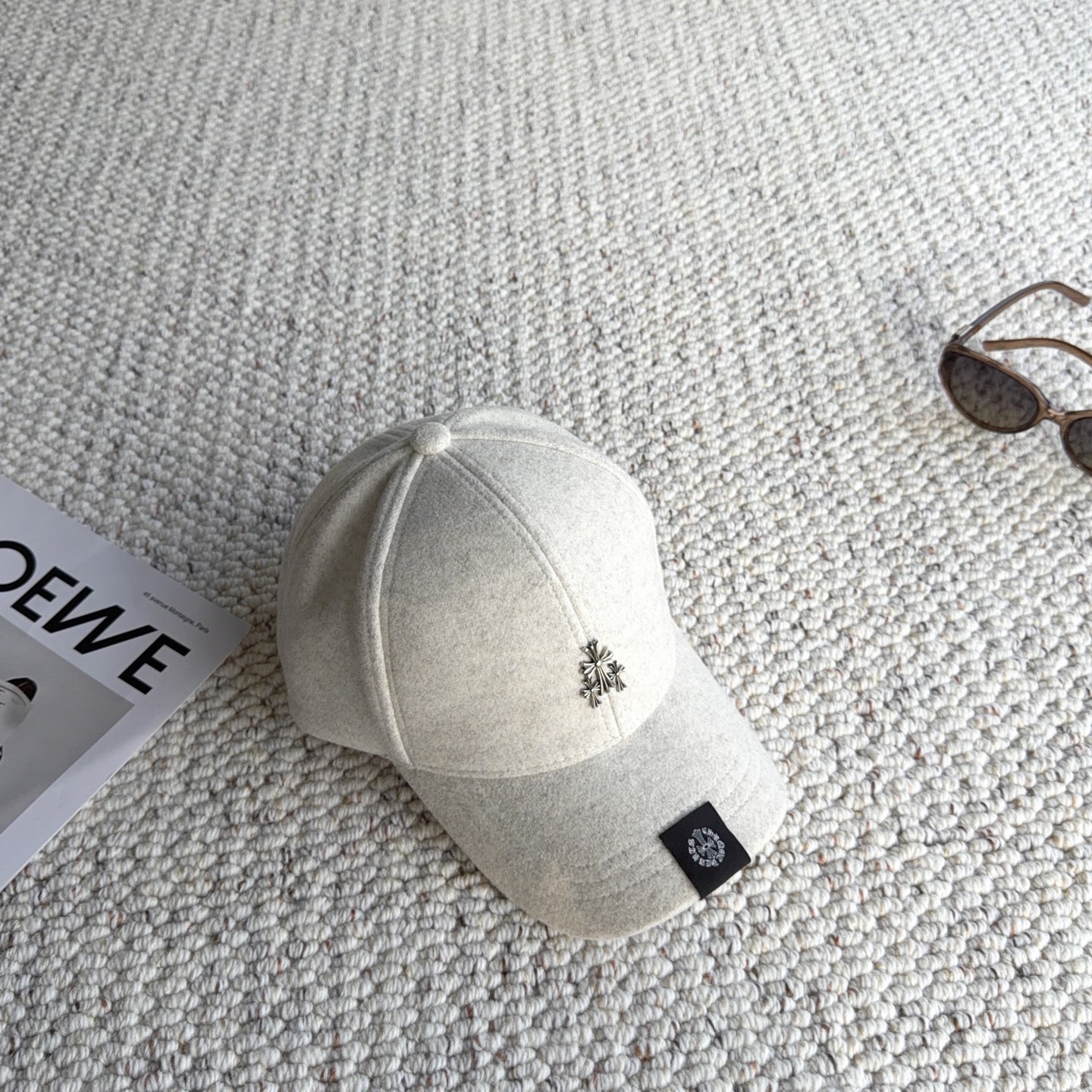 克罗心🧢秋冬本命毛呢棒球帽｜素颜救星 入冬怎么能少一顶质感棒球帽！ 软糯毛呢材质，保暖又有型，挺括帽型不塌顶 精致金属小