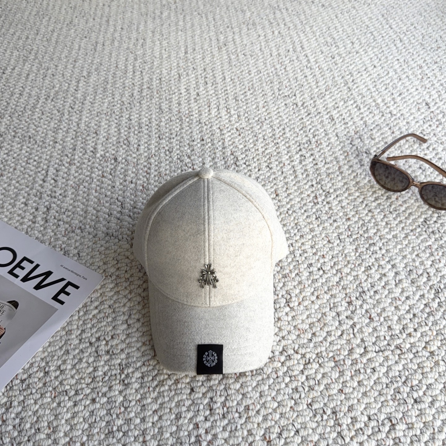 克罗心🧢秋冬本命毛呢棒球帽｜素颜救星 入冬怎么能少一顶质感棒球帽！ 软糯毛呢材质，保暖又有型，挺括帽型不塌顶 精致金属小