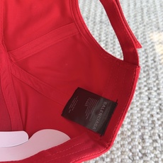 巴黎世家BALENCIAGA极简刺绣字母棒球帽|日常闭眼入 百看不厌的基础款棒球帽! 舒适面料,戴起来不压头顶,没有束缚 巴黎世家BALENCIAGA极简刺绣字母棒球帽|日常闭眼入 百看不厌的基础款棒球帽! 舒适面料,戴起来不压头顶,没有束缚