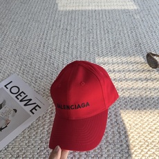 巴黎世家BALENCIAGA极简刺绣字母棒球帽|日常闭眼入 百看不厌的基础款棒球帽! 舒适面料,戴起来不压头顶,没有束缚 巴黎世家BALENCIAGA极简刺绣字母棒球帽|日常闭眼入 百看不厌的基础款棒球帽! 舒适面料,戴起来不压头顶,没有束缚