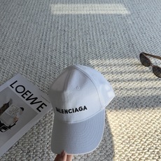巴黎世家BALENCIAGA极简刺绣字母棒球帽|日常闭眼入 百看不厌的基础款棒球帽! 舒适面料,戴起来不压头顶,没有束缚 巴黎世家BALENCIAGA极简刺绣字母棒球帽|日常闭眼入 百看不厌的基础款棒球帽! 舒适面料,戴起来不压头顶,没有束缚