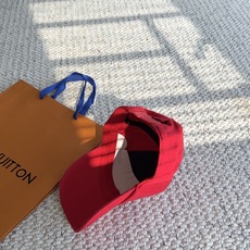 🤎美式水洗做旧棒球帽|复古氛围感拿捏 超有味道的水洗做旧棒球帽! 水洗棉质面料,自带复古磨旧质感,软而挺括,不会塌脑袋 🤎美式水洗做旧棒球帽|复古氛围感拿捏 超有味道的水洗做旧棒球帽! 水洗棉质面料,自带复古磨旧质感,软而挺括,不会塌脑袋