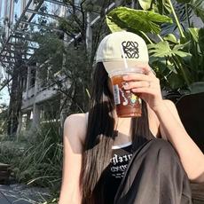 罗意威LOEWE 秋冬显贵配饰|灯芯绒拼皮棒球帽✨ 秋冬就爱这种复古又高级的帽款! 帽身是质感灯芯绒,清晰竖条肌理,搭配 罗意威LOEWE 秋冬显贵配饰|灯芯绒拼皮棒球帽✨ 秋冬就爱这种复古又高级的帽款! 帽身是质感灯芯绒,清晰竖条肌理,搭配