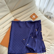 🆕 LV 正品金属配件Monogram Cerise 桑蚕丝方巾出自路易威登 以明快的艺术风格重绎经典品牌标识。Mon 🆕 LV 正品金属配件Monogram Cerise 桑蚕丝方巾出自路易威登 以明快的艺术风格重绎经典品牌标识。Mon