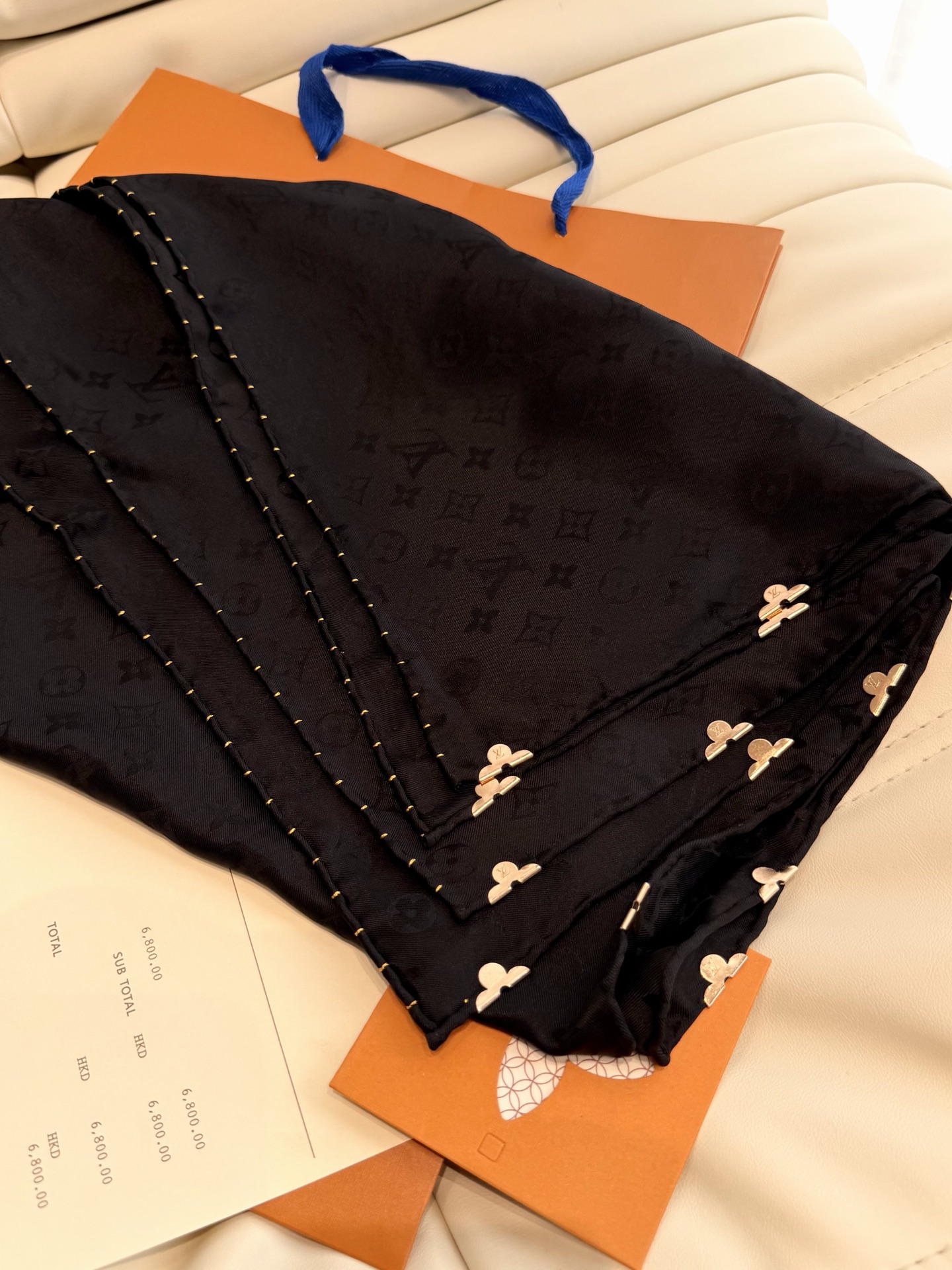 🆕 LV 正品金属配件Monogram Cerise 桑蚕丝方巾出自路易威登 以明快的艺术风格重绎经典品牌标识。Mon 🆕 LV 正品金属配件Monogram Cerise 桑蚕丝方巾出自路易威登 以明快的艺术风格重绎经典品牌标识。Mon