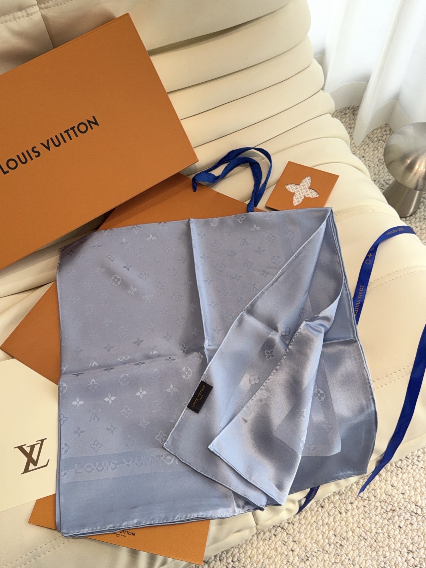 🆕 MONOGRAM CONFIDENTIAL 方巾 【18mm顶级真丝双面同色丝巾】 Monogram Confid 🆕 MONOGRAM CONFIDENTIAL 方巾 【18mm顶级真丝双面同色丝巾】 Monogram Confid