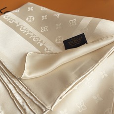 🆕 MONOGRAM CONFIDENTIAL 方巾 【18mm顶级真丝双面同色丝巾】 Monogram Confid 🆕 MONOGRAM CONFIDENTIAL 方巾 【18mm顶级真丝双面同色丝巾】 Monogram Confid