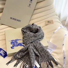 🆕 Dior(迪奥)超级好手感 不要质疑他的品质 完全是为了回馈客户‼‼ 🧣🧣🧣卖了一百年的款式‼ 就不赘述它有多么的 🆕 Dior(迪奥)超级好手感 不要质疑他的品质 完全是为了回馈客户‼‼ 🧣🧣🧣卖了一百年的款式‼ 就不赘述它有多么的
