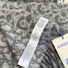 🆕 Dior(迪奥)超级好手感 不要质疑他的品质 完全是为了回馈客户‼‼ 🧣🧣🧣卖了一百年的款式‼ 就不赘述它有多么的 🆕 Dior(迪奥)超级好手感 不要质疑他的品质 完全是为了回馈客户‼‼ 🧣🧣🧣卖了一百年的款式‼ 就不赘述它有多么的