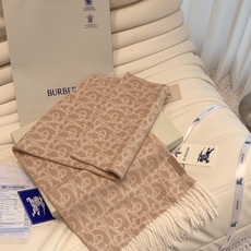 🆕 Dior(迪奥)超级好手感 不要质疑他的品质 完全是为了回馈客户‼‼ 🧣🧣🧣卖了一百年的款式‼ 就不赘述它有多么的 🆕 Dior(迪奥)超级好手感 不要质疑他的品质 完全是为了回馈客户‼‼ 🧣🧣🧣卖了一百年的款式‼ 就不赘述它有多么的