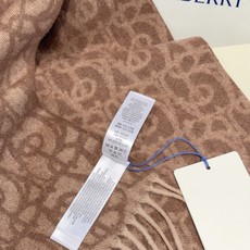 🆕 Dior(迪奥)超级好手感 不要质疑他的品质 完全是为了回馈客户‼‼ 🧣🧣🧣卖了一百年的款式‼ 就不赘述它有多么的 🆕 Dior(迪奥)超级好手感 不要质疑他的品质 完全是为了回馈客户‼‼ 🧣🧣🧣卖了一百年的款式‼ 就不赘述它有多么的